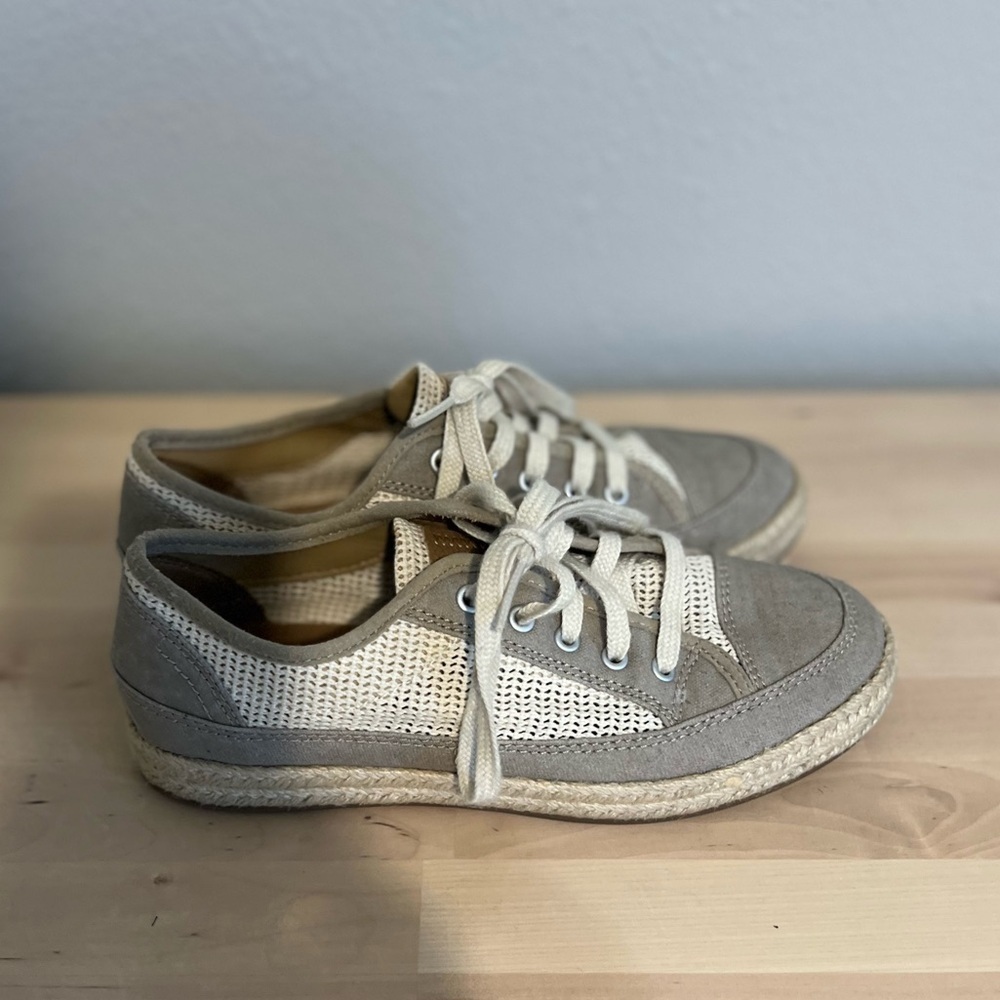 CLARKS Azella Prosper Sz 7 Light Bone Canvas Lace Up Espadrille Sneakers Shoes